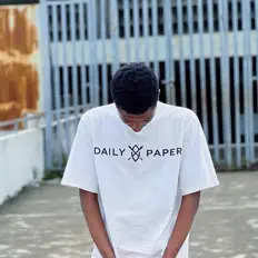 Ascolta Boi Authentic, guarda video musicali, leggi la biografia, vedi le date del tour & altro!