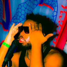 聆聽 Awesome A、觀看音樂影片、閱讀小傳、查看巡演日期等！