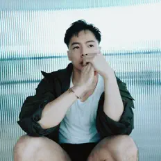 Dengarkan Ivan Tai, tonton video musik, baca bio, lihat tanggal tur & lainnya!