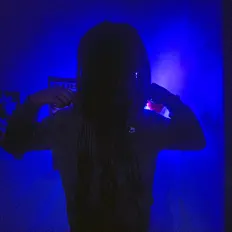 Fro$t을(를) 듣고, 뮤직 비디오를 보고, 약력을 읽고, 투어 일정 등을 확인하세요!