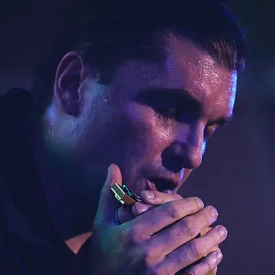 Listen to Giles Robson, watch music videos, read bio, see tour dates & more!