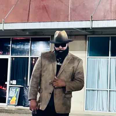 Listen to Ej Soul, watch music videos, read bio, see tour dates & more!