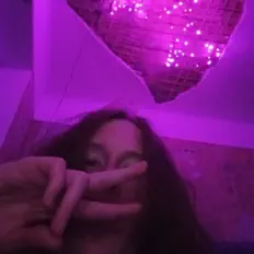 Luister naar plaksasdasd, bekijk muziekvideo's, lees de bio, bekijk de tourdata, en meer!