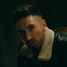 Escucha a Fercho Reyes, mira videos musicales, lee su biografía, consulta las fechas de las gira y más.