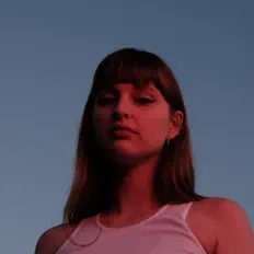 chloe: the brand을(를) 듣고, 뮤직 비디오를 보고, 약력을 읽고, 투어 일정 등을 확인하세요!