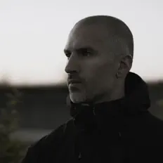 Michael Bennett을(를) 듣고, 뮤직 비디오를 보고, 약력을 읽고, 투어 일정 등을 확인하세요!