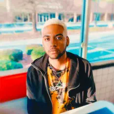 METROHENDRIXを聴いたり、ミュージックビデオを鑑賞したり、経歴やツアー日程などを確認したりしましょう！