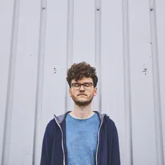 Ouve Tim Jaacks, vê vídeos de música, lê a biografia, vê as datas da digressão e muito mais!