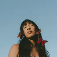 Escucha a undefined, mira videos musicales, lee su biografía, consulta las fechas de las gira y más.