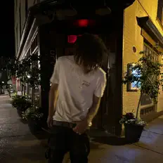 Ascolta Kahz, guarda video musicali, leggi la biografia, vedi le date del tour & altro!