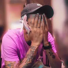 聆聽 D'arro vegas、觀看音樂影片、閱讀小傳、查看巡演日期等！