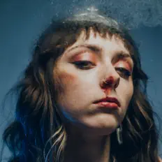 Écoutez ENZI, regardez des vidéoclips, lisez la biographie, consultez les dates de tournée et plus encore !