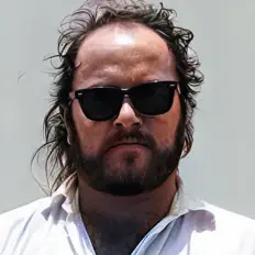 Bob Hateを聴いたり、ミュージックビデオを鑑賞したり、経歴やツアー日程などを確認したりしましょう！