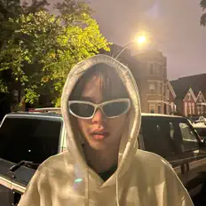 marukk सुनें, म्यूज़िक वीडियो देखें, बायो पढ़ें, दौरे की तारीखें और बहुत कुछ देखें!