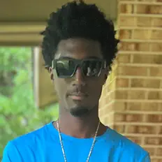 SCE Quan सुनें, म्यूज़िक वीडियो देखें, बायो पढ़ें, दौरे की तारीखें और बहुत कुछ देखें!