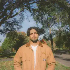 Ακούστε περιεχόμενο από Derek, παρακολουθήστε μουσικά βίντεο, διαβάστε το βιογραφικό, δείτε ημερομηνίες περιοδείας, και πολλά ακόμη!