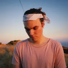 聆聽 Sion Louks、觀看音樂影片、閱讀小傳、查看巡演日期等！