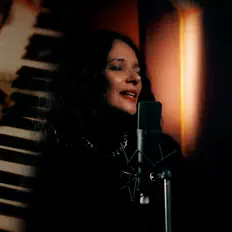 Escucha a Loretta Heywood, mira videos musicales, lee su biografía, consulta las fechas de las gira y más.