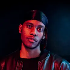 Castroを聴いたり、ミュージックビデオを鑑賞したり、経歴やツアー日程などを確認したりしましょう！