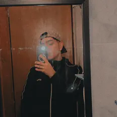 Jyaelを聴いたり、ミュージックビデオを鑑賞したり、経歴やツアー日程などを確認したりしましょう！