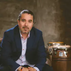Samuel Torresを聴いたり、ミュージックビデオを鑑賞したり、経歴やツアー日程などを確認したりしましょう！