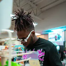 Ouça SngO3, assista a videoclipes, leia a biografia, veja as datas das turnês e mais!