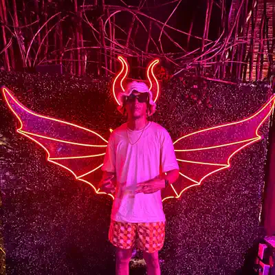 Listen to Tay Warner, watch music videos, read bio, see tour dates & more!