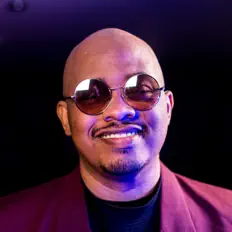 Ouça Mike Dynamo, assista a videoclipes, leia a biografia, veja as datas das turnês e mais!