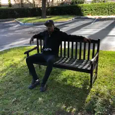 Stacco2xを聴いたり、ミュージックビデオを鑑賞したり、経歴やツアー日程などを確認したりしましょう！