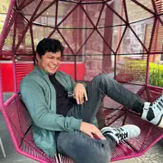收听 Luis Daniel Herca、观看音乐视频、阅读小传、查看巡演日期等 ！