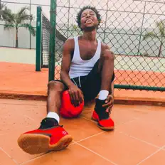 Posłuchaj wykonawcy Forry Busiiness, obejrzyj teledyski, przeczytaj biografię, zobacz daty tras koncertowych i nie tylko!