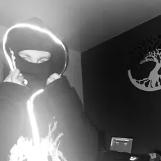 wexz सुनें, म्यूज़िक वीडियो देखें, बायो पढ़ें, दौरे की तारीखें और बहुत कुछ देखें!