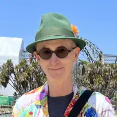 收听 Michael Sloan、观看音乐视频、阅读小传、查看巡演日期等 ！