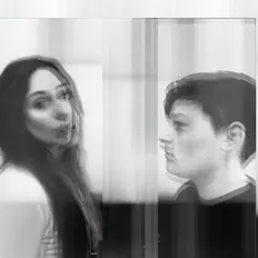 Dengarkan The Jones Way, tonton video musik, baca bio, lihat tanggal tur & lainnya!