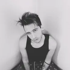 Ascolta alex, guarda video musicali, leggi la biografia, vedi le date del tour & altro!