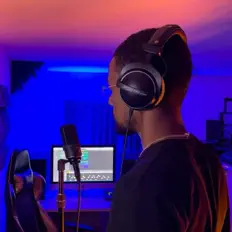 OG을(를) 듣고, 뮤직 비디오를 보고, 약력을 읽고, 투어 일정 등을 확인하세요!