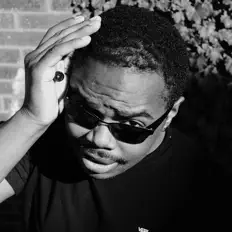 Posłuchaj wykonawcy KoiFsh, obejrzyj teledyski, przeczytaj biografię, zobacz daty tras koncertowych i nie tylko!