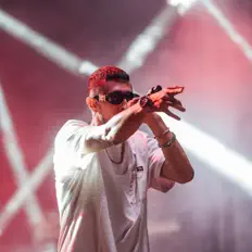 Dengarkan Gedem, tonton video musik, baca bio, lihat tanggal tur & lainnya!