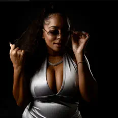 Escucha a Dom McDuck, mira vídeos musicales, lee la biografía, consulta fechas de giras y mucho más.