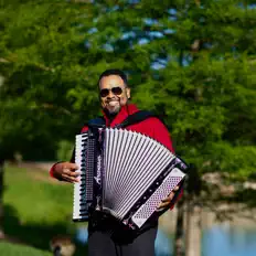 Écoutez Corey Arceneaux, regardez des vidéoclips, lisez la biographie, consultez les dates de tournée et plus encore !