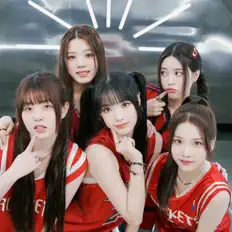 Escucha a ADYA, mira videos musicales, lee su biografía, consulta las fechas de las gira y más.