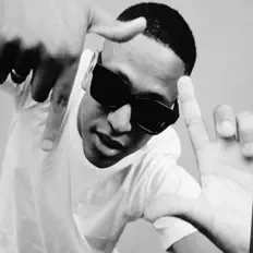 Hör dir Manuel Garay an, schau dir Musikvideos an, lies die Biografie, finde Tourdaten und mehr!