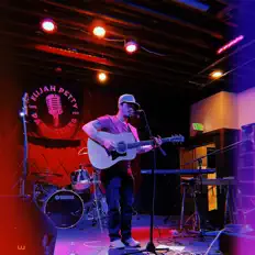 收听 Jake Hollier、观看音乐视频、阅读小传、查看巡演日期等 ！