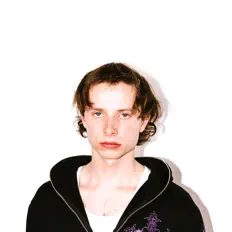 聆聽 Fxckhevd、觀看音樂影片、閱讀小傳、查看巡演日期等！