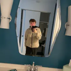 Jape सुनें, म्यूज़िक वीडियो देखें, बायो पढ़ें, दौरे की तारीखें और बहुत कुछ देखें!