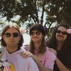Dengarkan Bloom Boy, tonton video musik, baca bio, lihat tanggal tur & lainnya!
