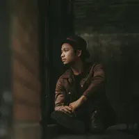 Escucha a undefined, mira vídeos musicales, lee la biografía, consulta fechas de giras y mucho más.