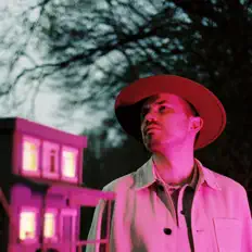 Dengarkan Julian Bohn, tonton video musik, baca bio, lihat tanggal tur & lainnya!