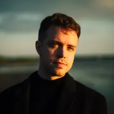 Poslechněte si interpreta Denis Stelmakh, sledujte hudební videa, přečtěte si životopis, podívejte se na data turné a další informace.