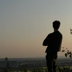 Ακούστε περιεχόμενο από Jonah Madey, παρακολουθήστε μουσικά βίντεο, διαβάστε το βιογραφικό, δείτε ημερομηνίες περιοδείας, και πολλά ακόμη!